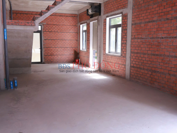Cần bán nhà xây 3 lầu DT 85m2 giá 8 tỷ ngay Đông Hòa Dĩ An